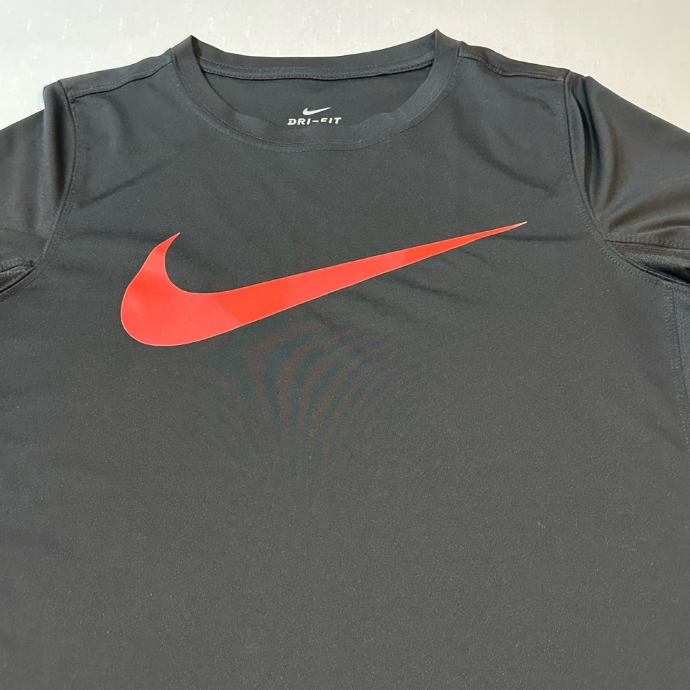 Nike Dri‑FIT T‑Shirt • Black/Red Swoosh • Men’s Large - Picture 2 of 12
